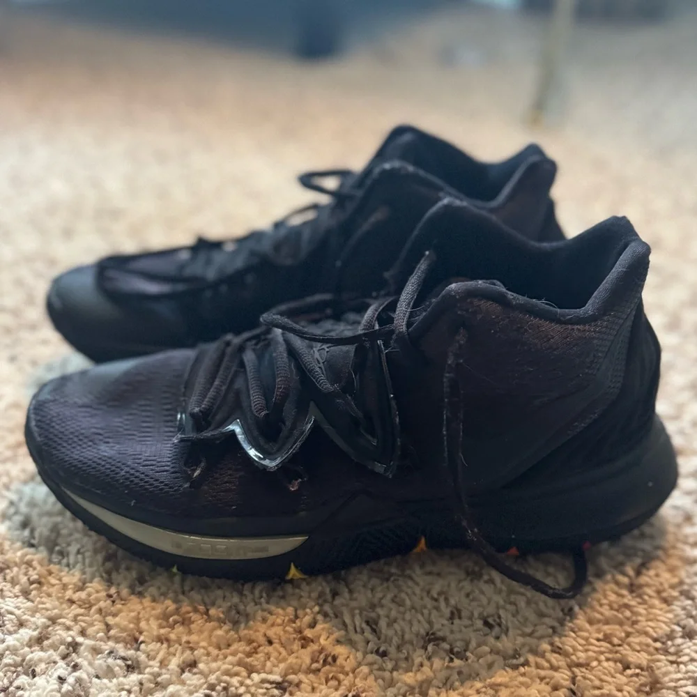 Nike Kyrie 5 'Neon Sole',‎ Men’s, 8.5